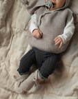 Hvid x Zoen voor Gust - Harvey Vest Baby - 100% Merino wool - Sesame