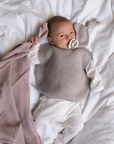 Hvid x Zoen voor Gust - Harvey Vest Baby - 100% Merino wool - Sesame