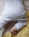 Tothemoon ☾ - Baby broekje - Gekrulde uiteinden - Biologisch Katoen - Pointelle