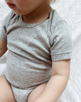 Living Crafts Short sleeve body - Organic cotton Romper Grey melange / 50/56
