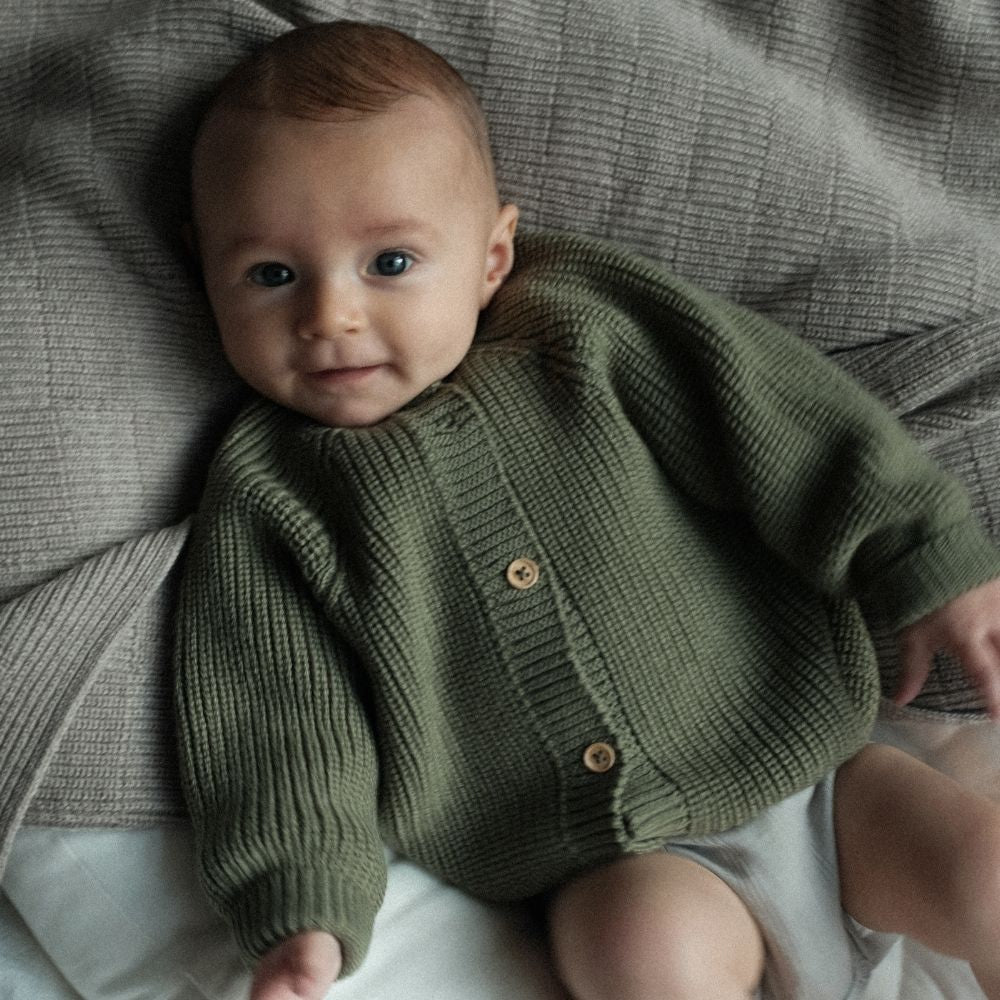 Hvid Hvid - Inga - Cardigan - 100% Merino wool Baby en peuter Artichoke / 0-3 months