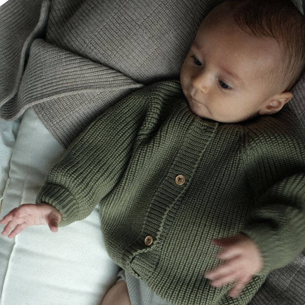 Hvid Hvid - Inga - Cardigan - 100% Merino wool Baby en peuter Artichoke / 0-3 months