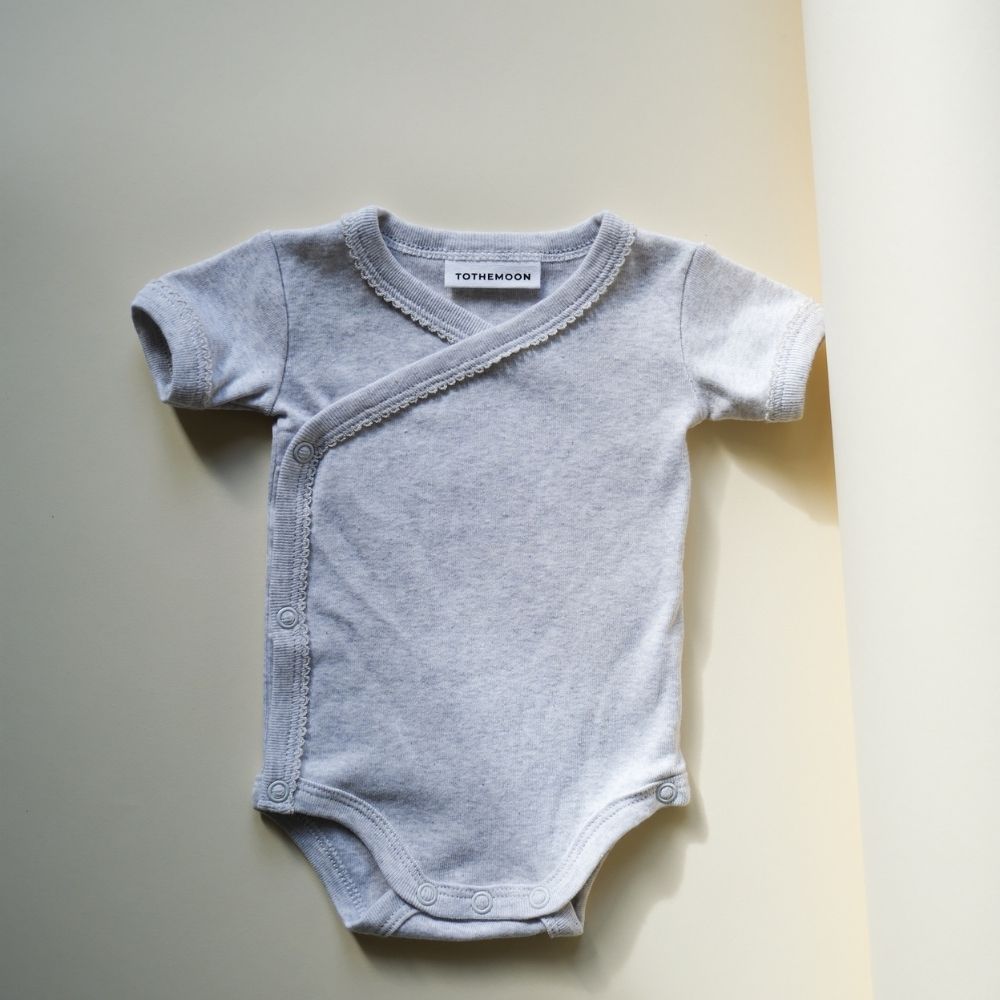 Tothemoon ☾ - Cross-over body - Short sleeve - Organic cotton - Light grey