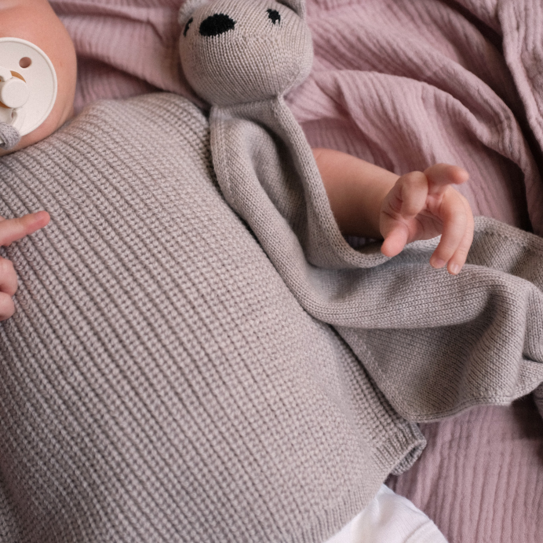 Hvid x Zoen voor Gust - Harvey Spencer - 100% Merino wol - Sesame