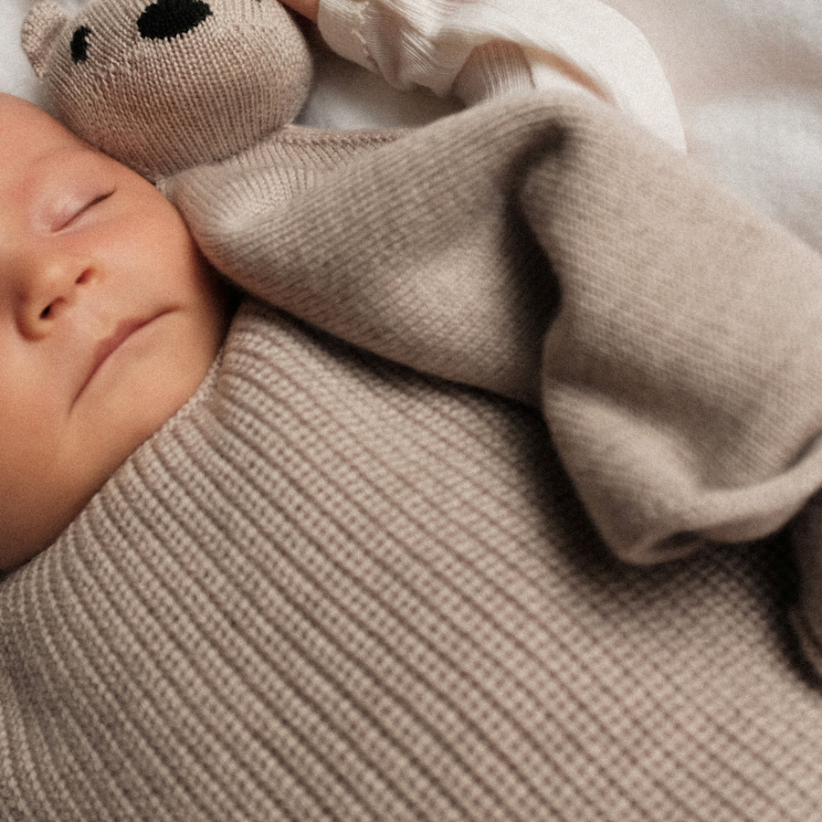 Hvid x Zoen voor Gust - Harvey Vest Baby - 100% Merino wool - Sesame