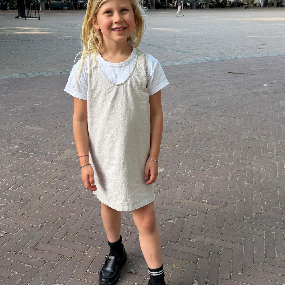 Tothemoon ☾ - Ziggy dress - V-shaped back - 100% Cotton - Handmade in Holland - Sand