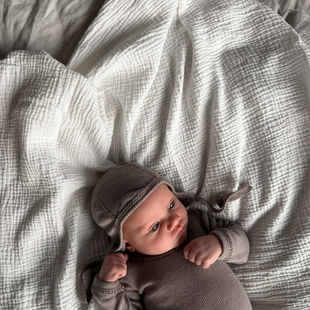 Tothemoon ☾ - Newborn Bonnet - 100% Wool - Rib - Taupe