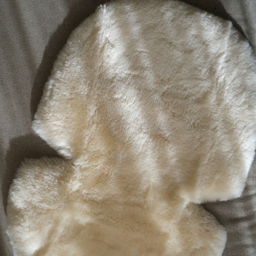 Merino Sheepskin - Snuggler - Natural