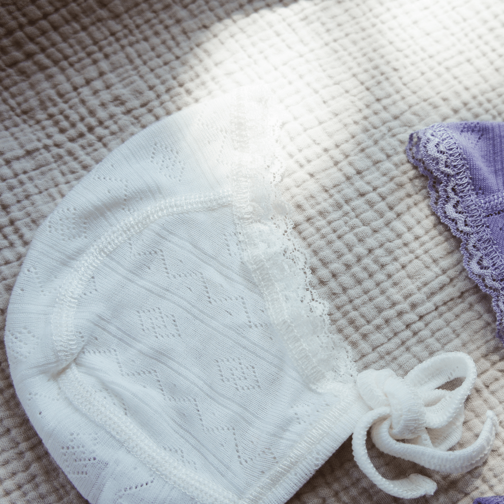 Joha Bonnet - Wool & silk - Pointelle - Natural Clothing 37cm