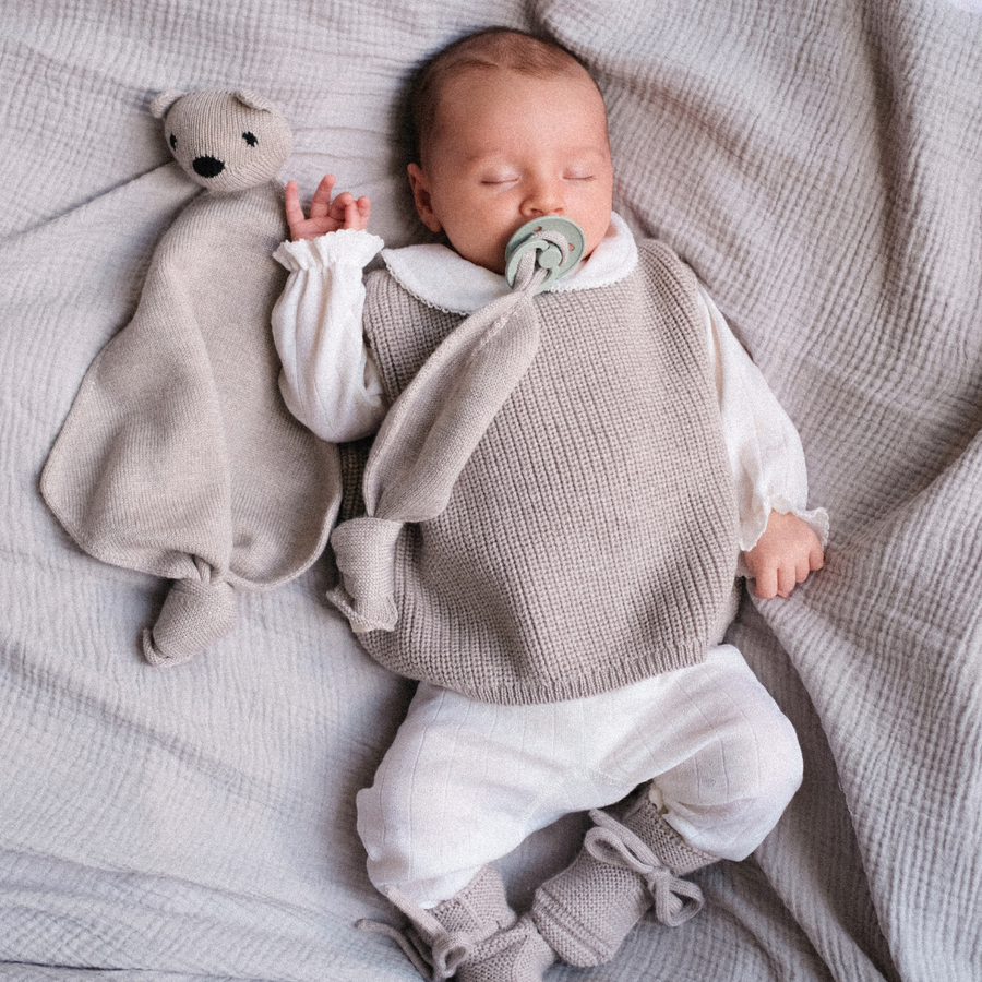 Hvid x Zoen voor Gust - Harvey Vest Baby - 100% Merino wool - Sesame