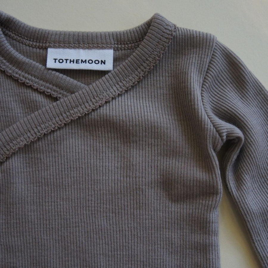Tothemoon ☾ - Overslagrompertje - Lange mouwen - 100% Wol - Rib - Taupe