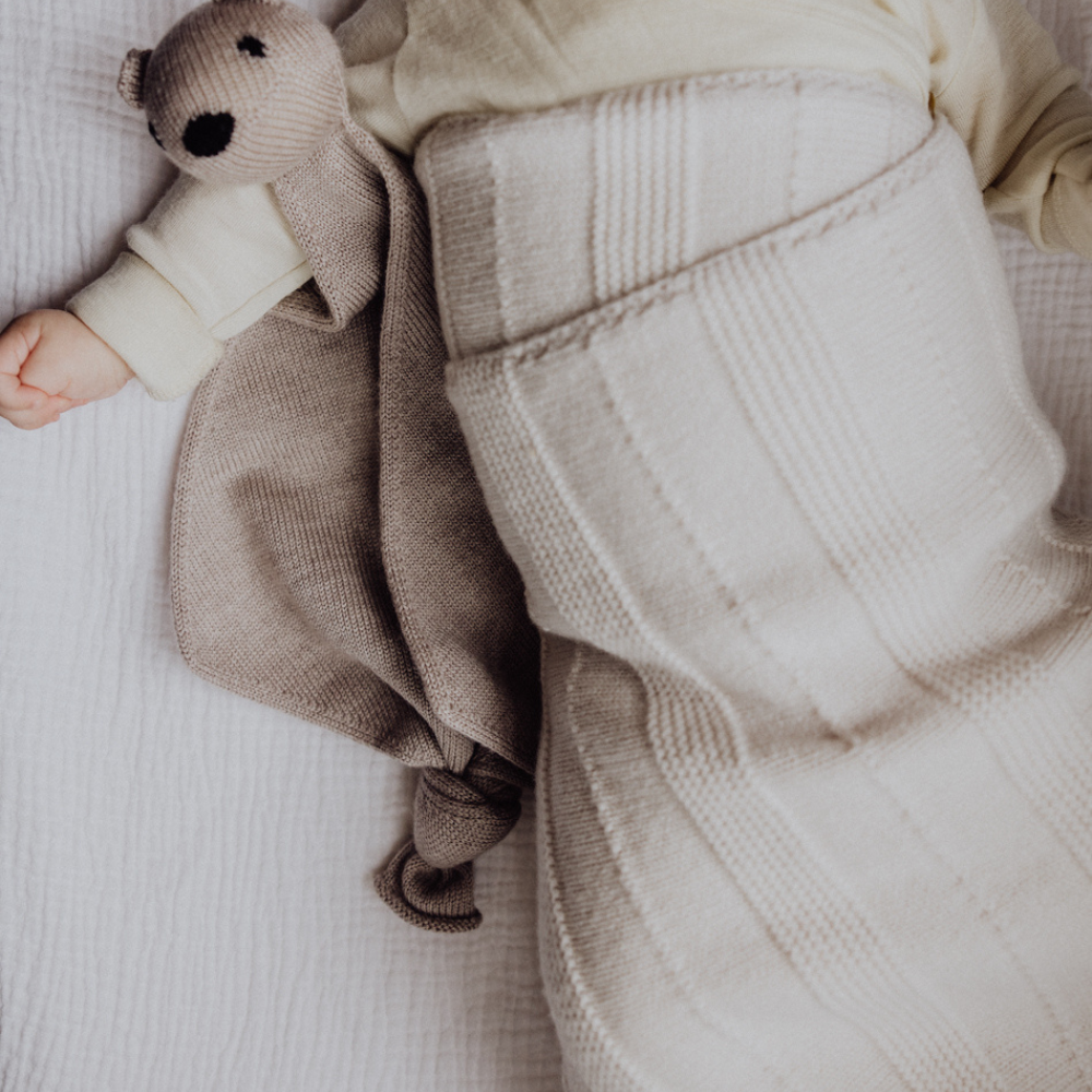 Hvid Hvid x Zoen Voor Gust - Cuddly teddy tokki - 100% Merino wool - Sesame Soft Toys Default Title