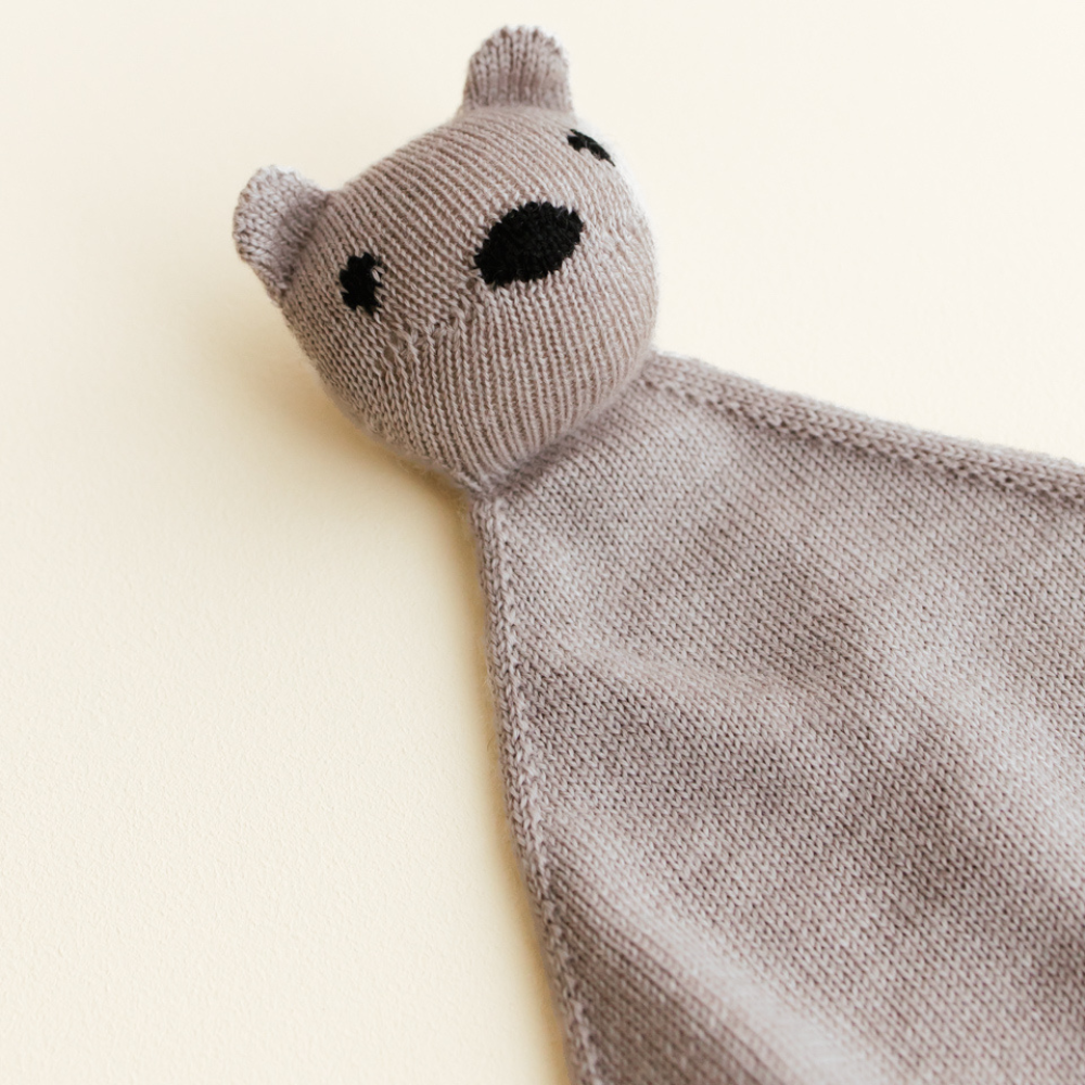 Hvid Hvid x Zoen Voor Gust - Cuddly teddy tokki - 100% Merino wool - Sesame Soft Toys Default Title
