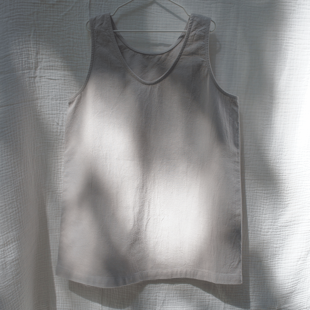 Tothemoon ☾ Tothemoon ☾ - Ziggy dress - V-shaped back - 100% Cotton - Handmade in Holland Clothing Sand / 1Y