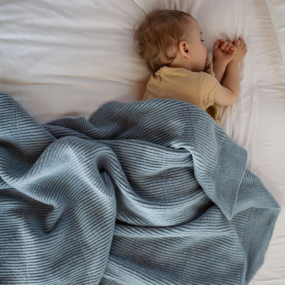 Hvid - Gaston Blanket - 100% Merino lambswool - Very thick knit