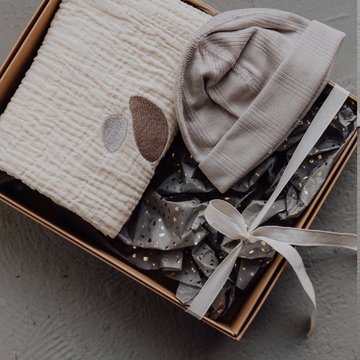 Gift box Atelier Annur x Tothemoon  - Voor newborns - Mutsje & swaddle