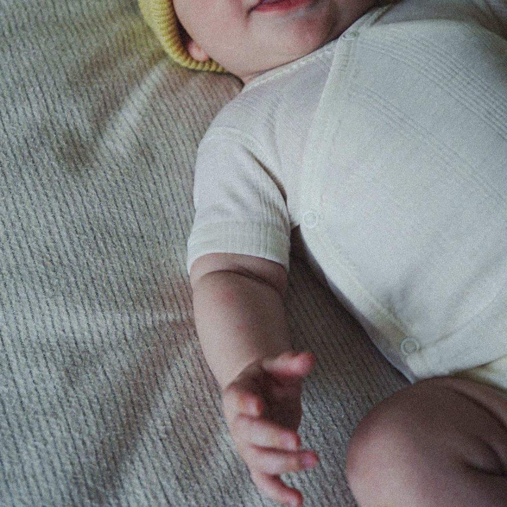 Tothemoon ☾ Tothemoon ☾ - Cross-over body - Short sleeve - Wool & silk - Needle pattern - Natural Clothing 50