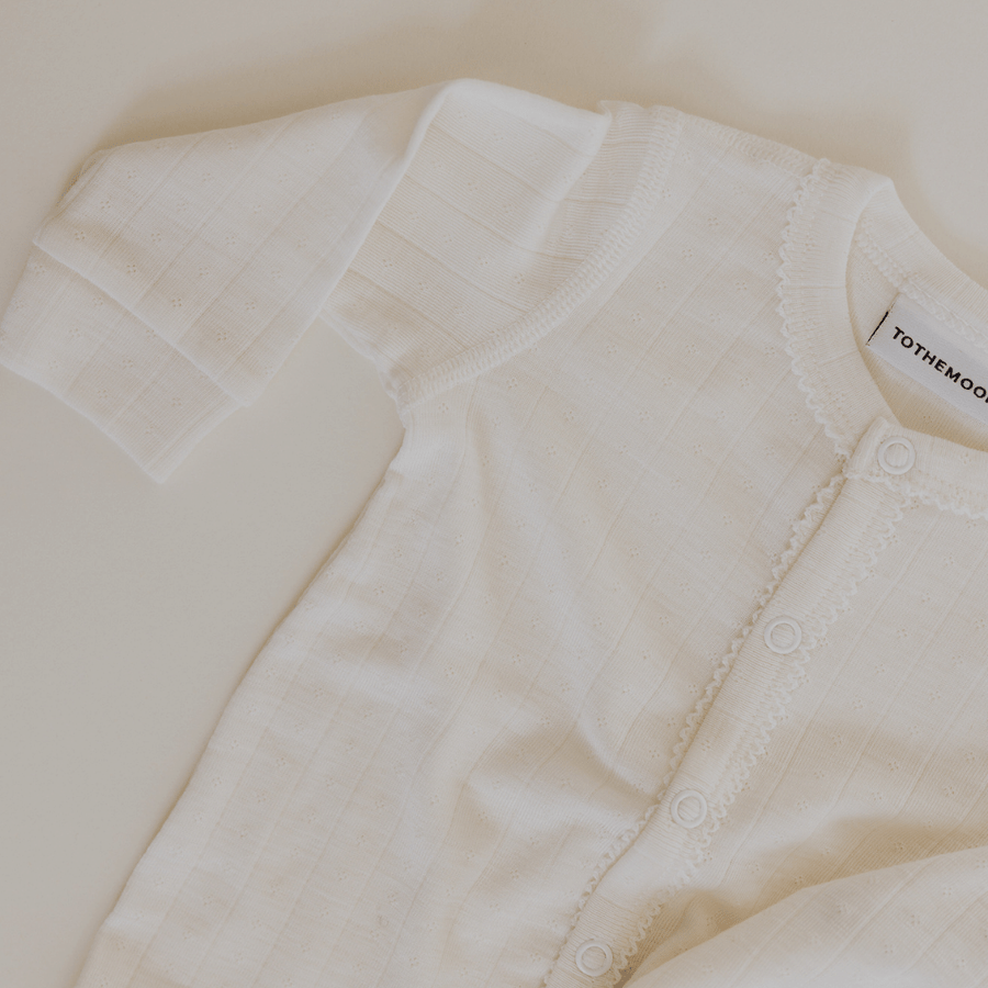 Tothemoon ☾ - Sleep suit - Slaappakje met overslagvoetjes - 2 in 1 Foot - Wool & silk - Pointelle - Zoenvoorgust.com
