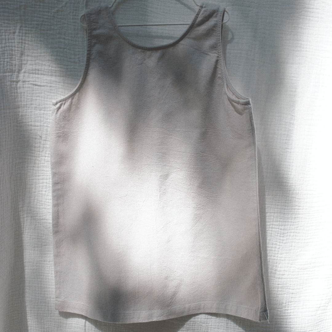 Tothemoon ☾ Tothemoon ☾ - Ziggy dress - V-shaped back - 100% Cotton - Handmade in Holland Clothing Sand / 1Y