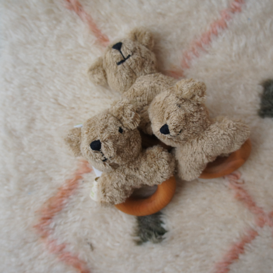 Senger Naturwelt Bear grabber Pure wool organic cotton Cherry wood Zoenvoorgust Zoen voor Gust