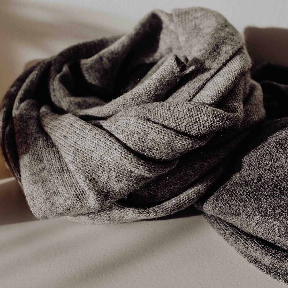 La Petite V Scarf - 100% Cashmere - For adults Accessoires Light grey