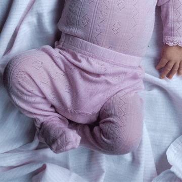 Baby broekje met voetjes - Wol & zijde - Pointelle - Roze