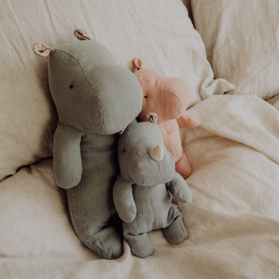 Cuddly hippo - Linen - Medium