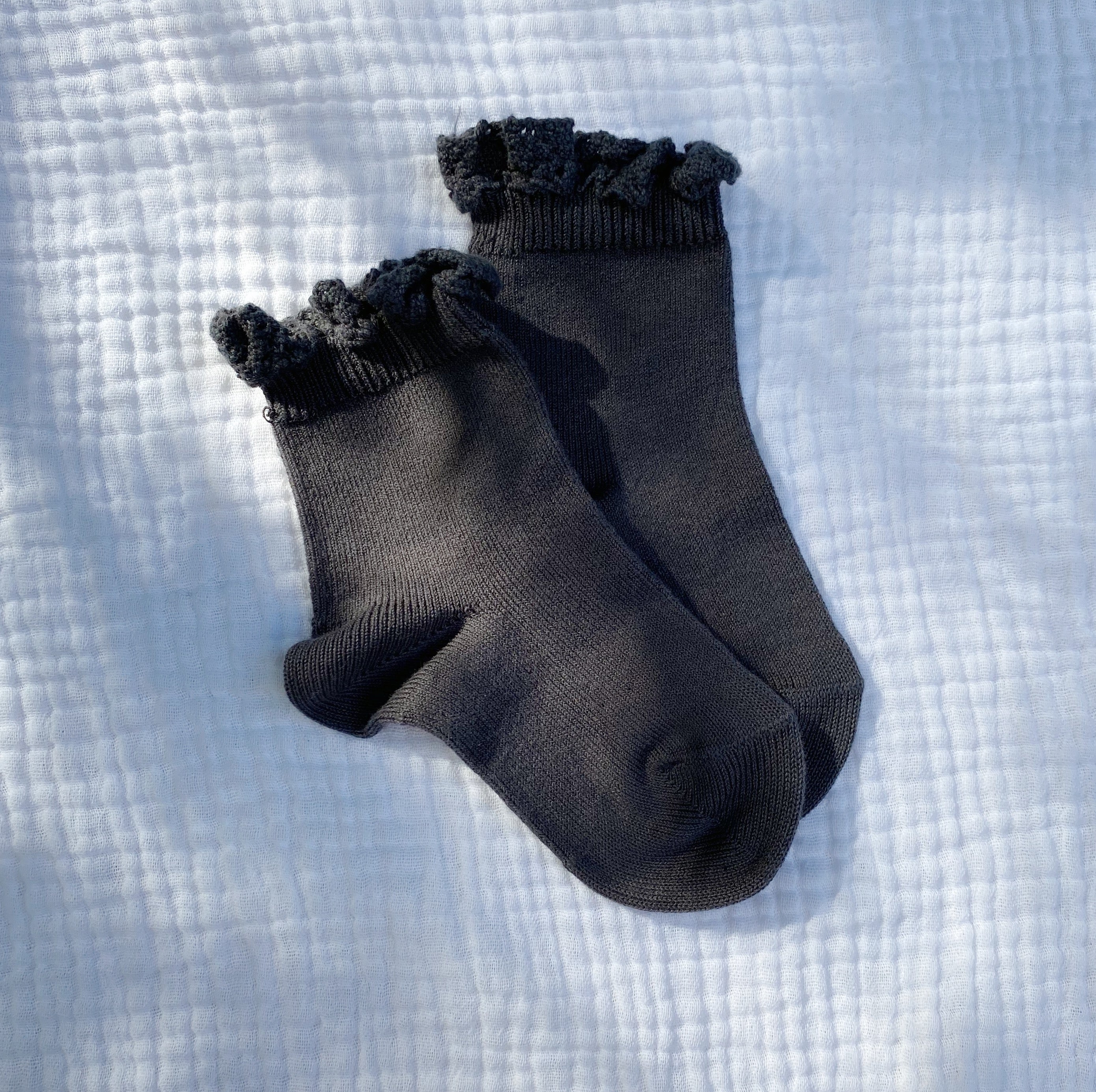 condor Ruffle Socks - Earthy Colors Socks Carbon / 3-6m